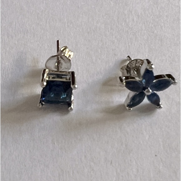 Two purposely mismatched stud earrings - Picture 3 of 4